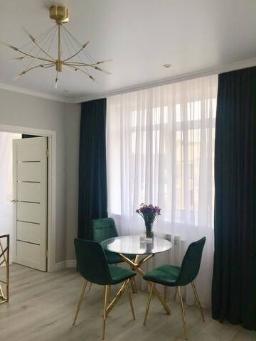 Фото номера Апартаменты с балконом Апартаменты Luxury Emerald Apartments г. Ирпень 8